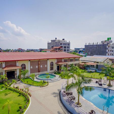 Chitwan Mid Town Resort Bharatpur  Ngoại thất bức ảnh