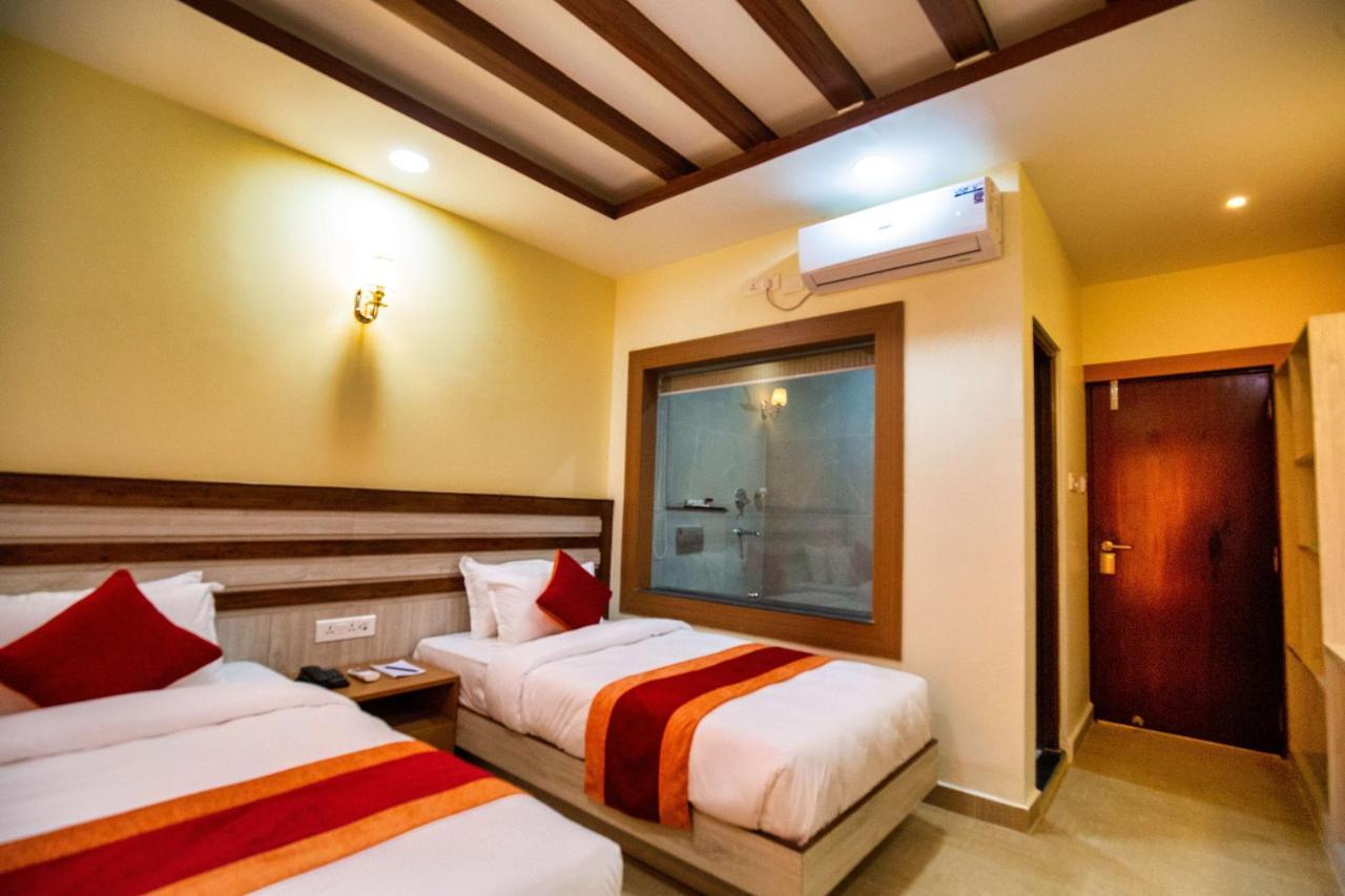 Chitwan Mid Town Resort Bharatpur  Ngoại thất bức ảnh