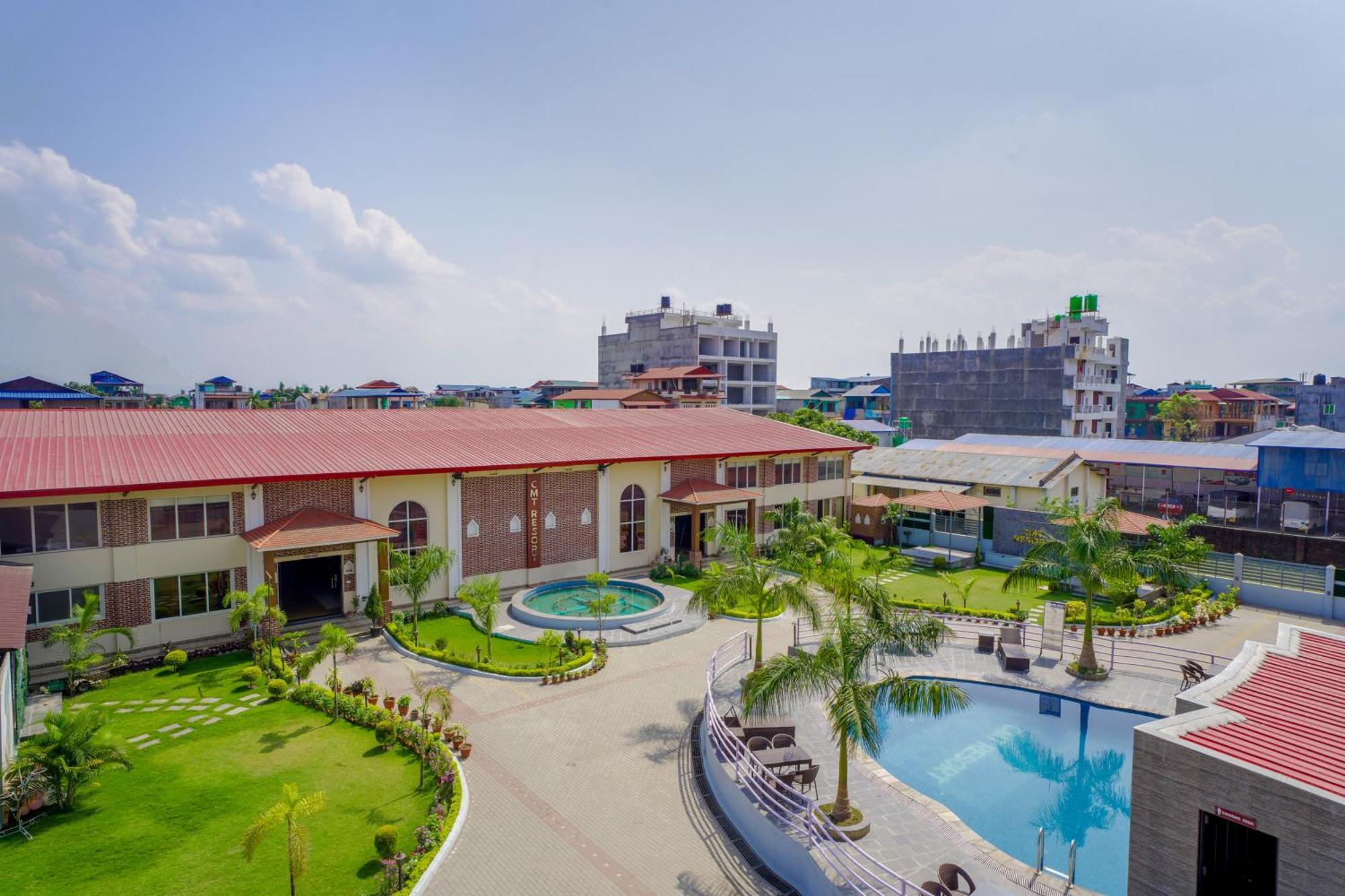 Chitwan Mid Town Resort Bharatpur  Ngoại thất bức ảnh